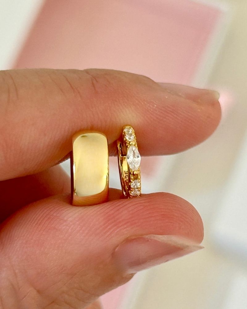18k GOLD MYKONOS HUGGIE (SINGLE) - LOVEY BY LOVEY