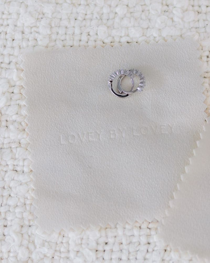 SILVER HANNAH HUGGIE (SINGLE) - LOVEY BY LOVEY