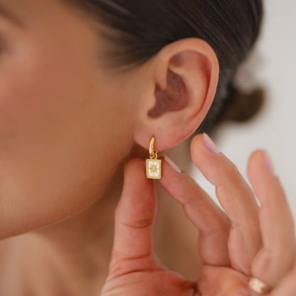 18K GOLD COMPASS CHARM